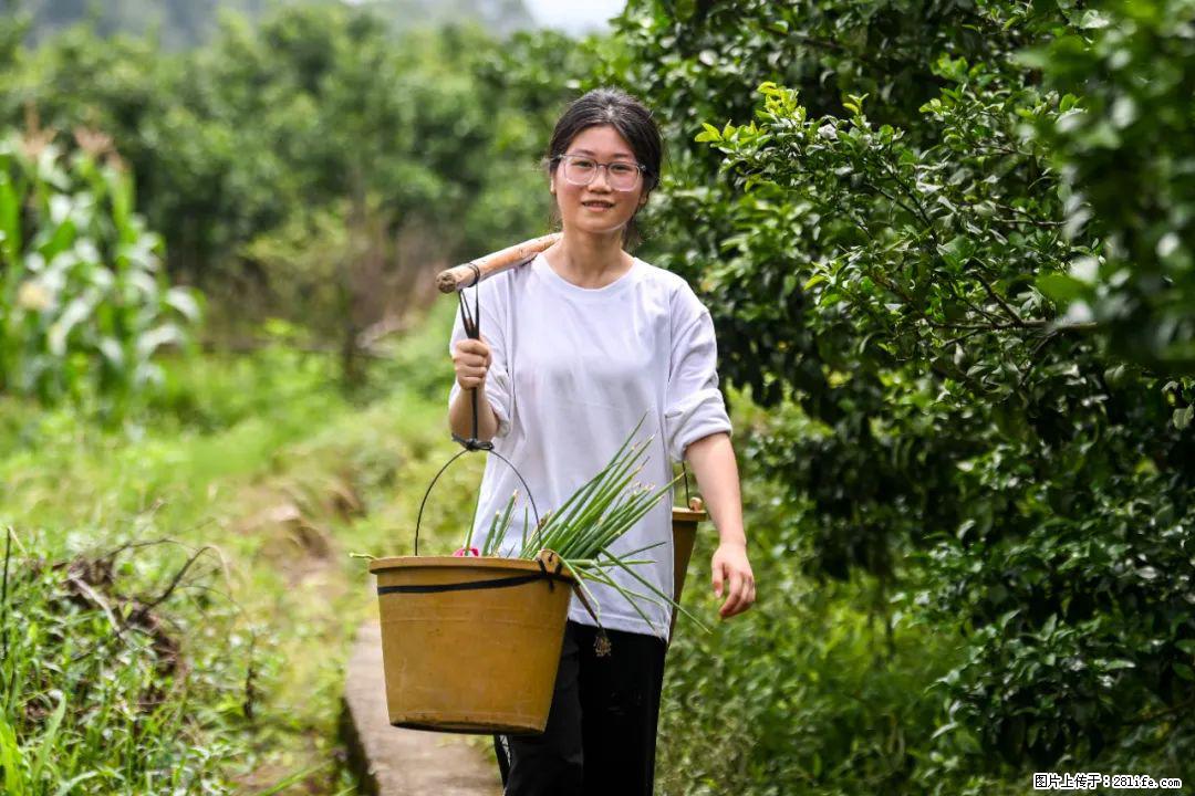 全网追的“扁担女孩”,找了一份暑假工,时薪12元 - 营口生活资讯 - 营口28生活网 yk.28life.com