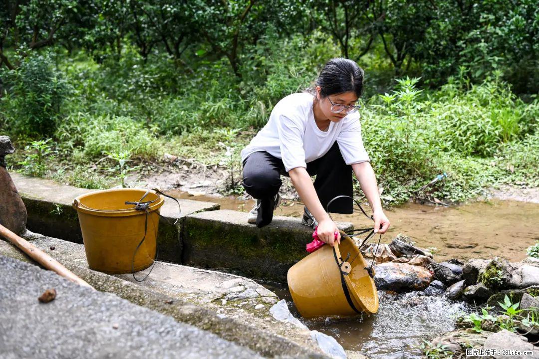 全网追的“扁担女孩”,找了一份暑假工,时薪12元 - 营口生活资讯 - 营口28生活网 yk.28life.com